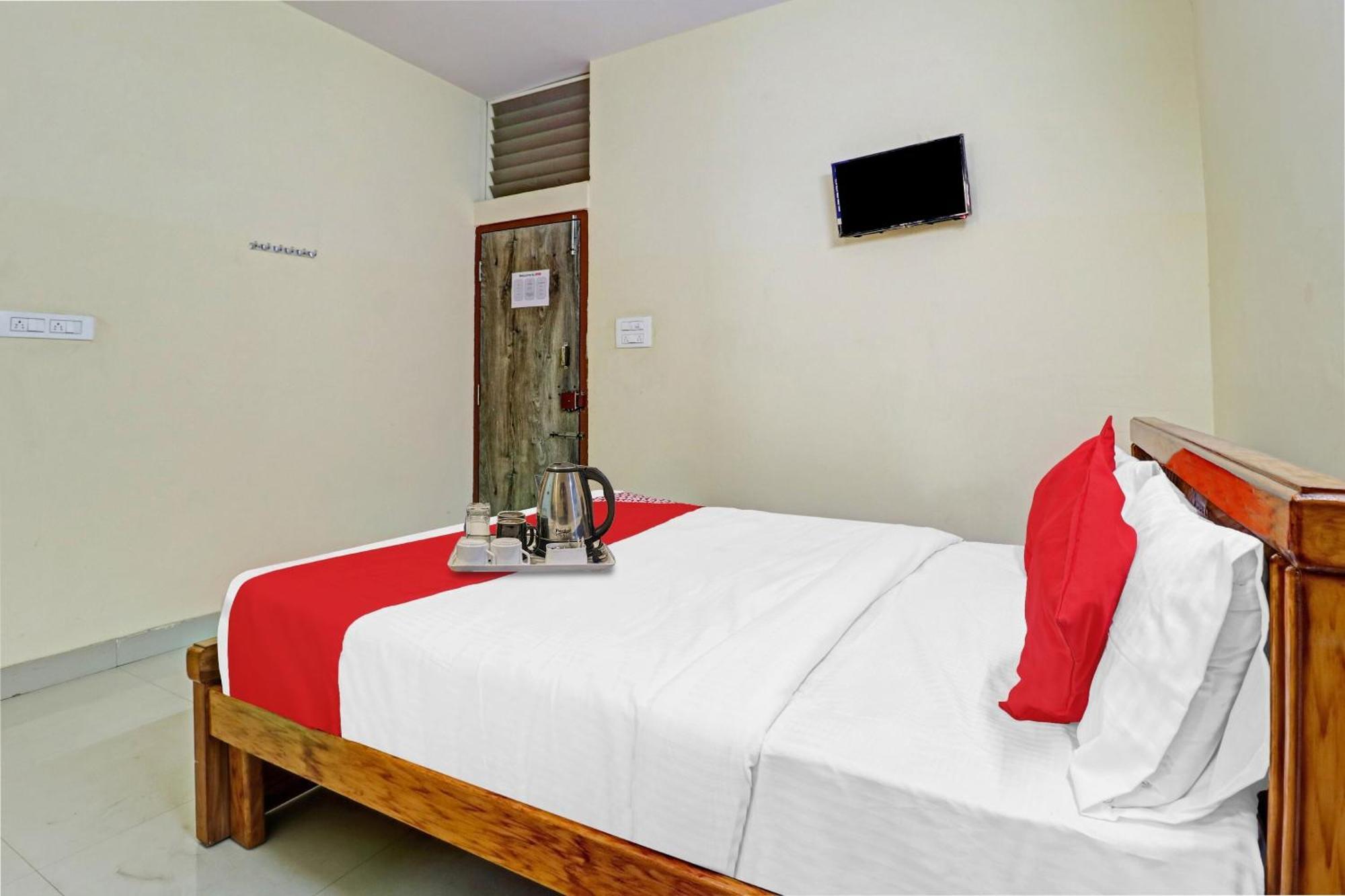 Hotel O Lakshmi Sri Deluxe Boarding & Lodgeing Kumbalgod Zewnętrze zdjęcie
