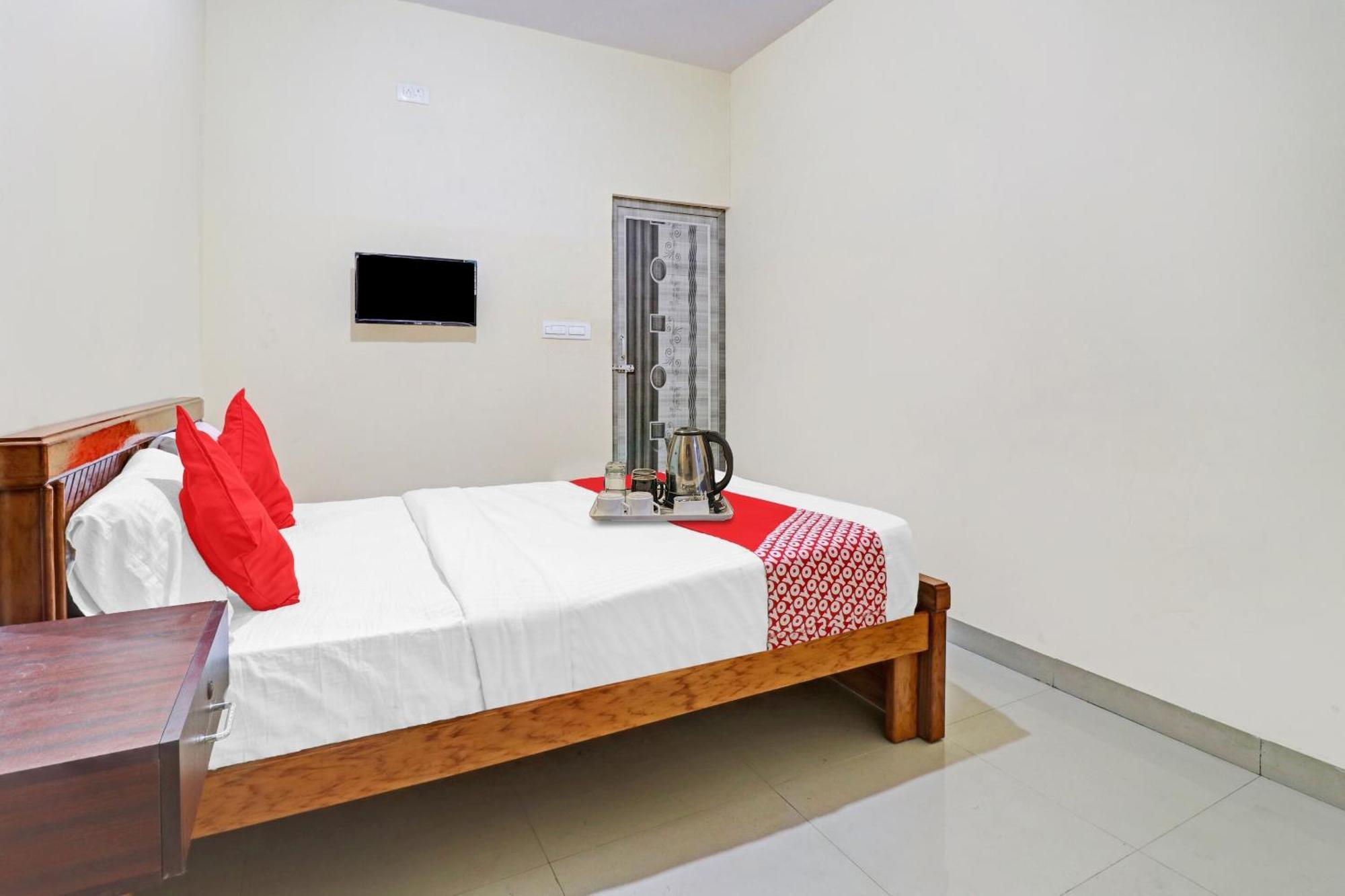 Hotel O Lakshmi Sri Deluxe Boarding & Lodgeing Kumbalgod Zewnętrze zdjęcie