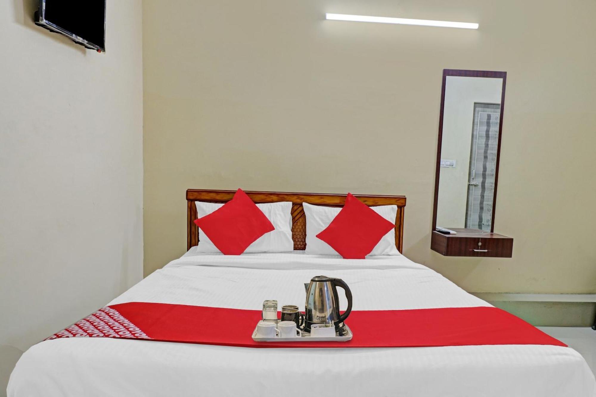 Hotel O Lakshmi Sri Deluxe Boarding & Lodgeing Kumbalgod Zewnętrze zdjęcie