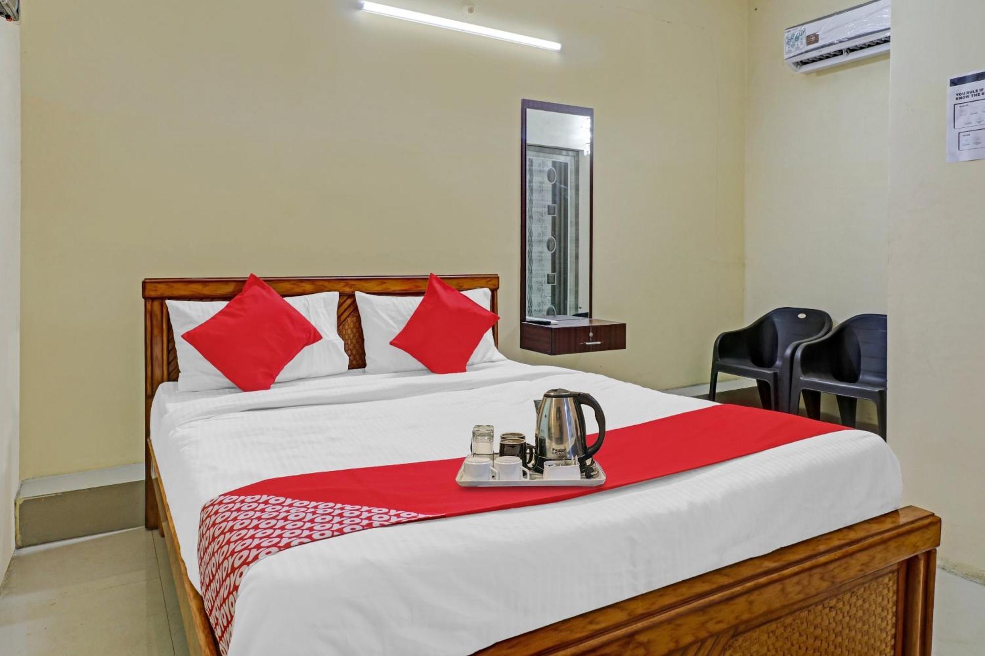 Hotel O Lakshmi Sri Deluxe Boarding & Lodgeing Kumbalgod Zewnętrze zdjęcie